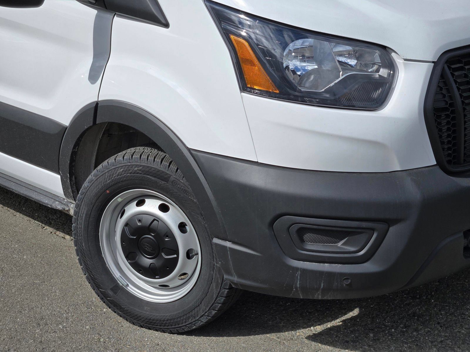 New 2026 Ford Transit 250 148 Medium Roof RWD image 6