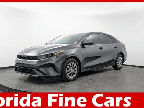 Used 2024 Kia Forte LX FWD image 1