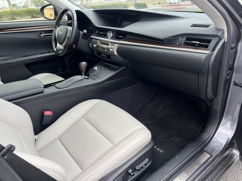 Used 2013 Lexus ES 350 w/ Premium Pkg FWD image 25