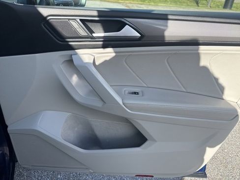 Used 2024 Volkswagen Tiguan SE image 25