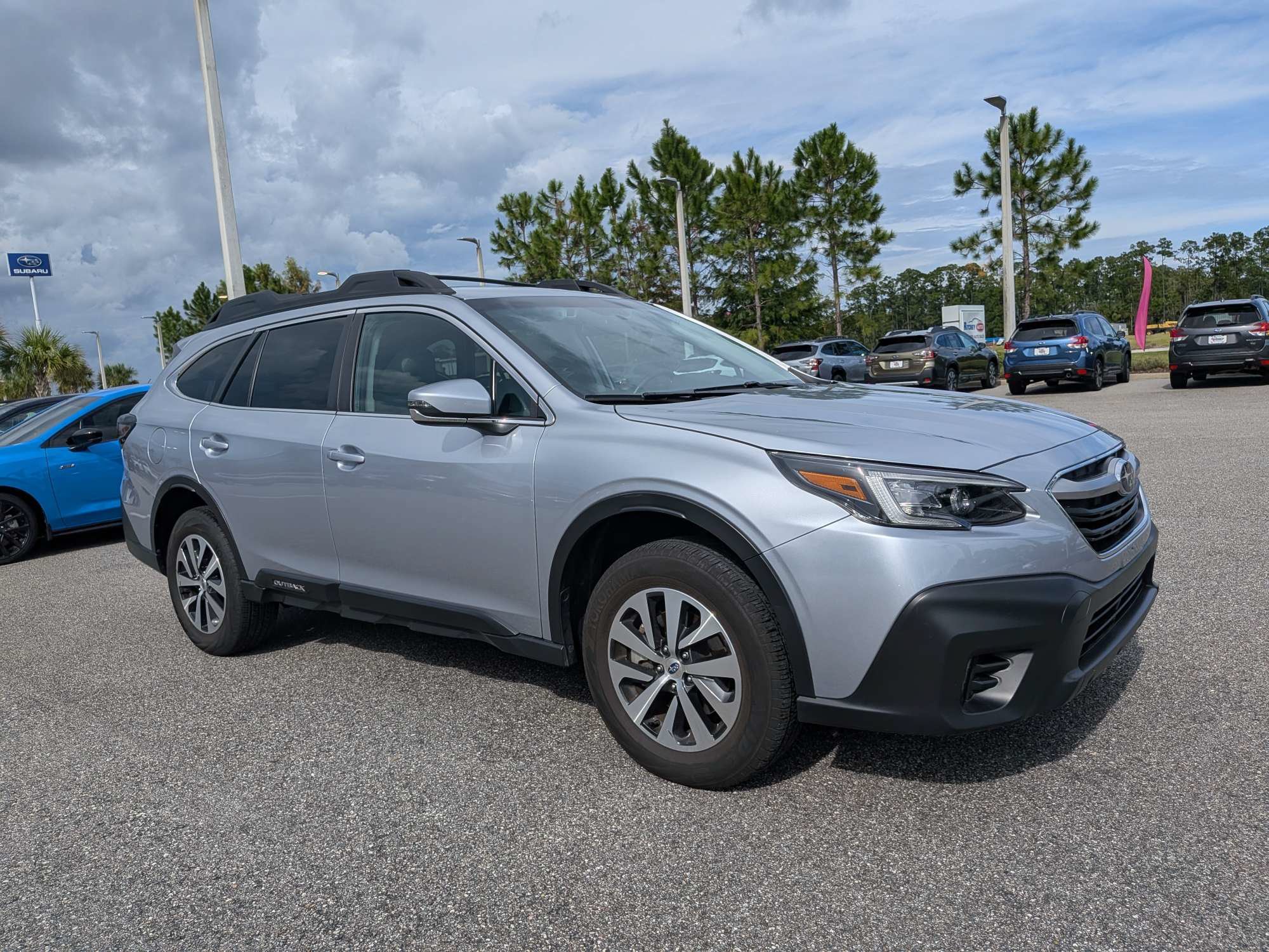 Certified 2022 Subaru Outback Premium AWD/4WD image 2