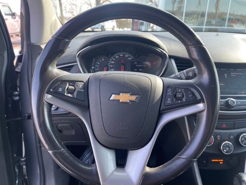 Used 2019 Chevrolet Trax LT w/ LT Convenience Package image 10