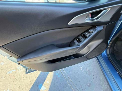 Used 2017 MAZDA MAZDA3 Sport FWD image 58