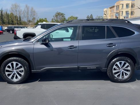 Used 2023 Subaru Outback Premium w/ Popular Package #1 image 9