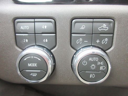 New 2026 GMC Sierra 1500 SLT w/ SLT Premium Plus Package image 18