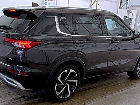 Used 2023 Mitsubishi Outlander SEL 40th Anniversary image 2
