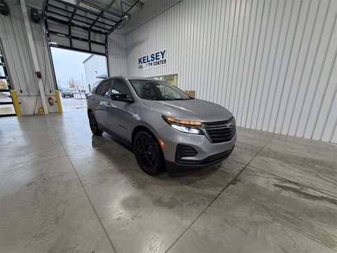 Used 2024 Chevrolet Equinox LS w/ LS Convenience Package image 2