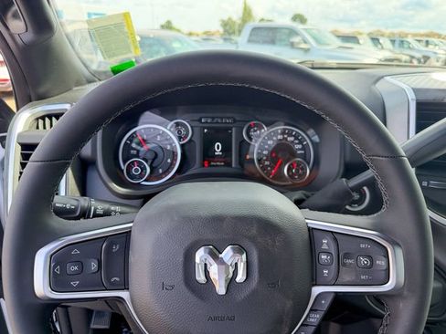 New 2026 RAM 2500 Big Horn AWD/4WD image 17