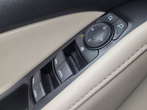 Used 2019 Buick Enclave Essence image 27