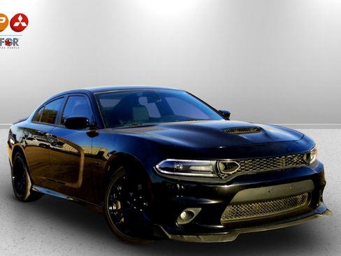 Used 2019 Dodge Charger R/T image 4