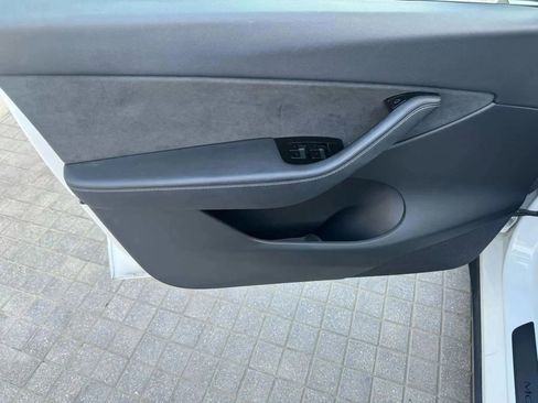 Used 2021 Tesla Model Y Long Range image 27