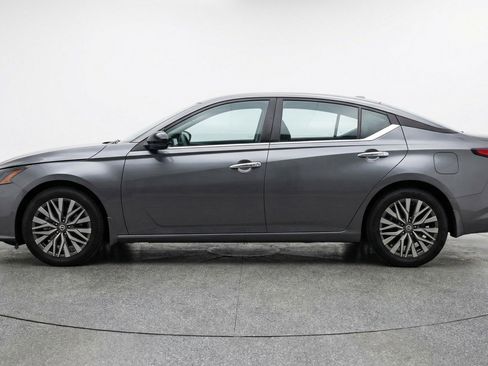 Used 2025 Nissan Altima 2.5 SV FWD image 5