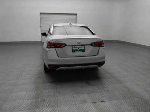 Used 2021 Nissan Versa SV image 6