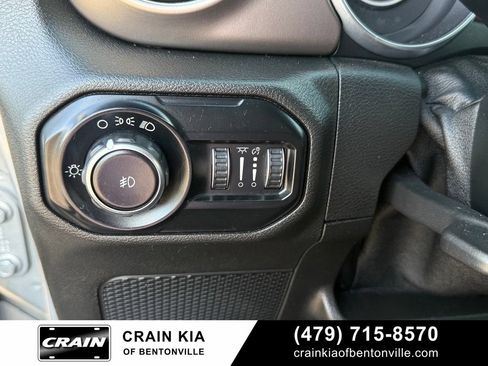 Used 2018 Jeep Wrangler Unlimited Sport AWD/4WD image 12