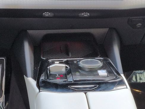 Used 2024 BMW 530i w/ M Sport Package RWD image 18