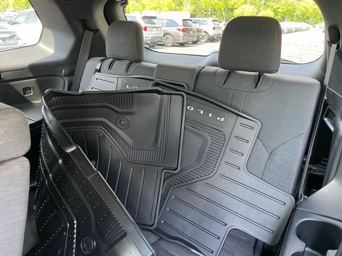 Certified 2025 Honda Pilot Sport image 36