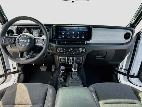 Used 2025 Jeep Wrangler Unlimited Sport AWD/4WD image 14