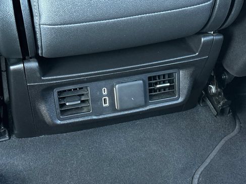 Used 2025 GMC Sierra 1500 SLT AWD/4WD image 15