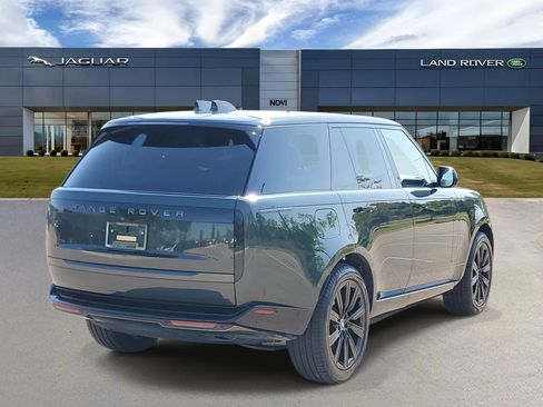 Used 2025 Land Rover Range Rover Autobiography AWD/4WD image 3