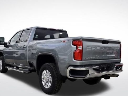 Used 2024 Chevrolet Silverado 2500 LTZ w/ LTZ Convenience Package AWD/4WD image 9