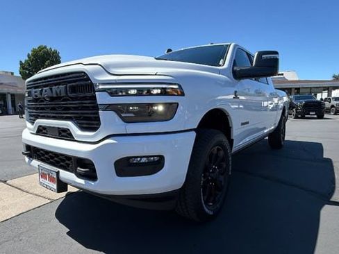 New 2026 RAM 2500 Laramie AWD/4WD image 9