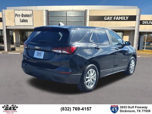 Used 2023 Chevrolet Equinox LS w/ LS Convenience Package FWD image 2