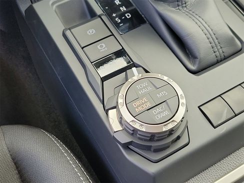 Used 2025 Toyota Tacoma TRD Off-Road image 29