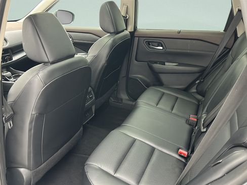 Used 2023 Nissan Rogue SV w/ SV Premium B Package AWD/4WD image 9
