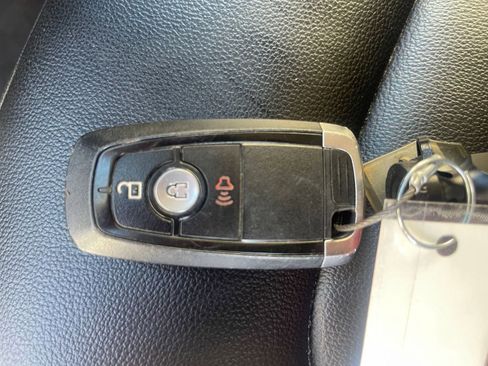 Used 2022 Ford Edge SEL image 22