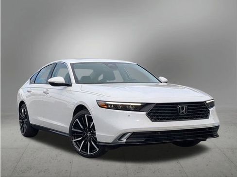New 2026 Honda Accord Touring image 7