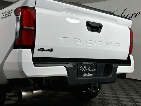 Used 2025 Toyota Tacoma TRD Off-Road AWD/4WD image 26