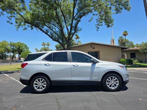 Used 2020 Chevrolet Equinox LS FWD image 3