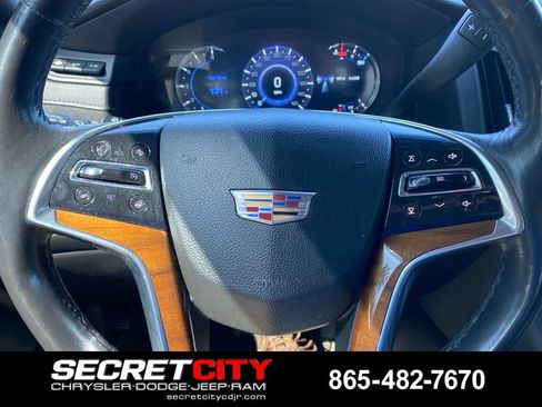 Used 2016 Cadillac Escalade Luxury AWD/4WD image 17