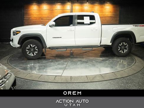 Used 2023 Toyota Tacoma TRD Off-Road w/ Technology Package AWD/4WD image 1