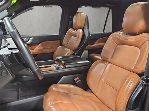 Used 2020 Lincoln Navigator Reserve w/ Equipment Group 208A Reserve AWD/4WD image 11