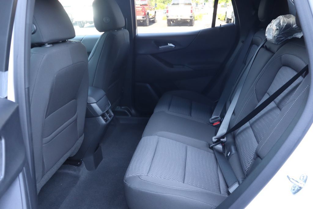 New 2027 Chevrolet Equinox LT FWD image 18