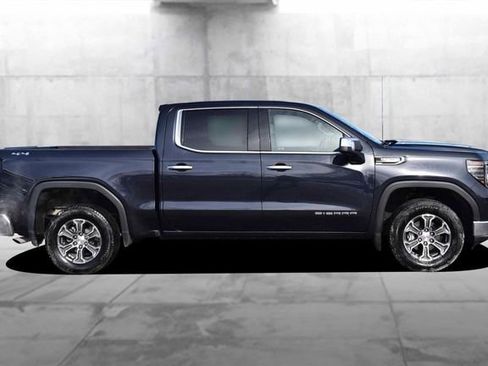 Used 2025 GMC Sierra 1500 SLT image 5
