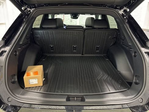 New 2026 Chevrolet Equinox EV LT image 32