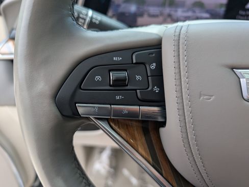 Used 2022 Cadillac Escalade Sport Platinum w/ LPO, ONYX Package AWD/4WD image 17
