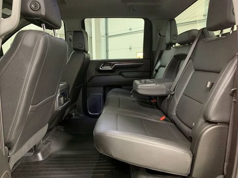 Used 2024 GMC Sierra 2500 SLT w/ SLT Convenience Package image 18