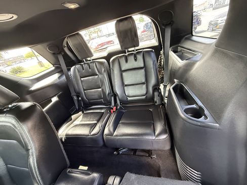Used 2017 Ford Explorer Limited w/ Equipment Group 301A FWD image 14