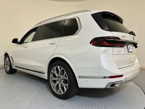 Used 2026 BMW X7 xDrive40i image 3