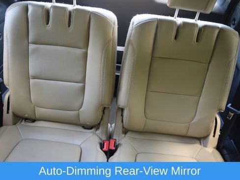 Used 2017 Ford Explorer XLT w/ Equipment Group 202A AWD/4WD image 18