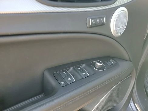 Used 2023 Alfa Romeo Stelvio Veloce image 15