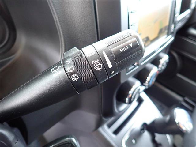 Used 2016 Jeep Patriot High Altitude AWD/4WD image 17