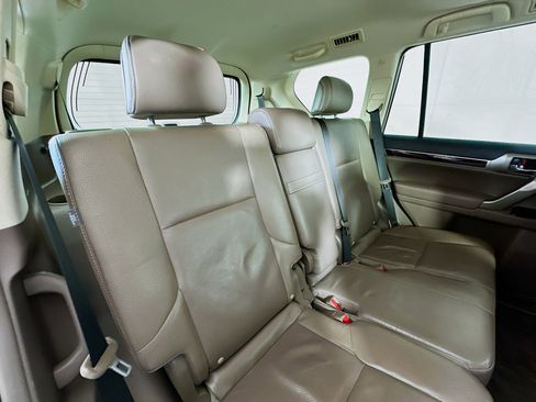 Used 2018 Lexus GX 460 Premium w/ Premium Package image 27