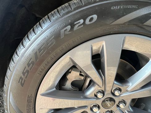 Used 2023 Ford Explorer XLT w/ Equipment Group 202A RWD image 12