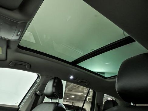 Used 2022 Volkswagen Atlas SEL Premium image 13