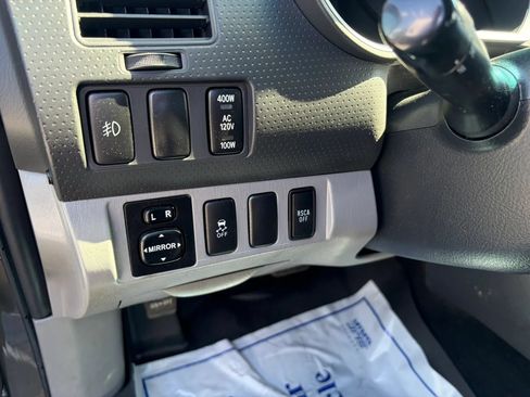 Used 2014 Toyota Tacoma 4x4 Access Cab V6 w/ TRD Sport Package image 26