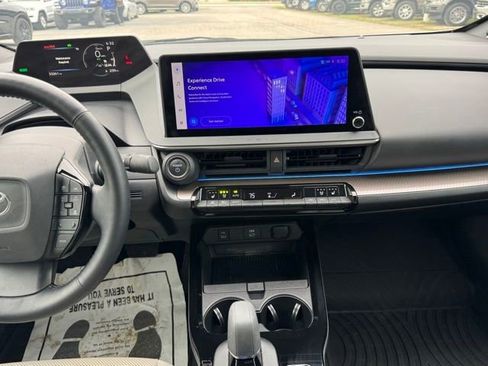 Used 2024 Toyota Prius Limited FWD image 19